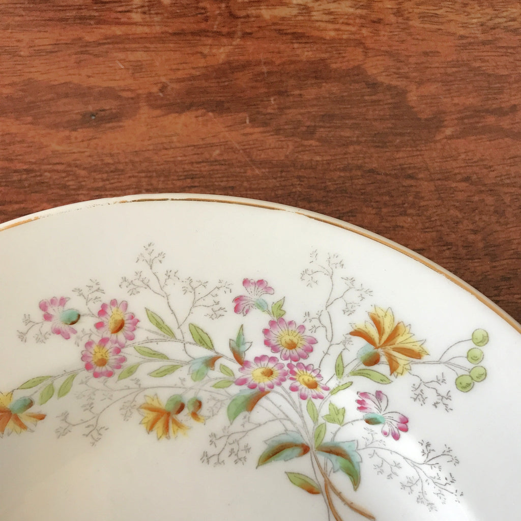Lot de 6 assiettes creuses en porcelaine décor fleurs & papillon par Hello Broc brocante en ligne