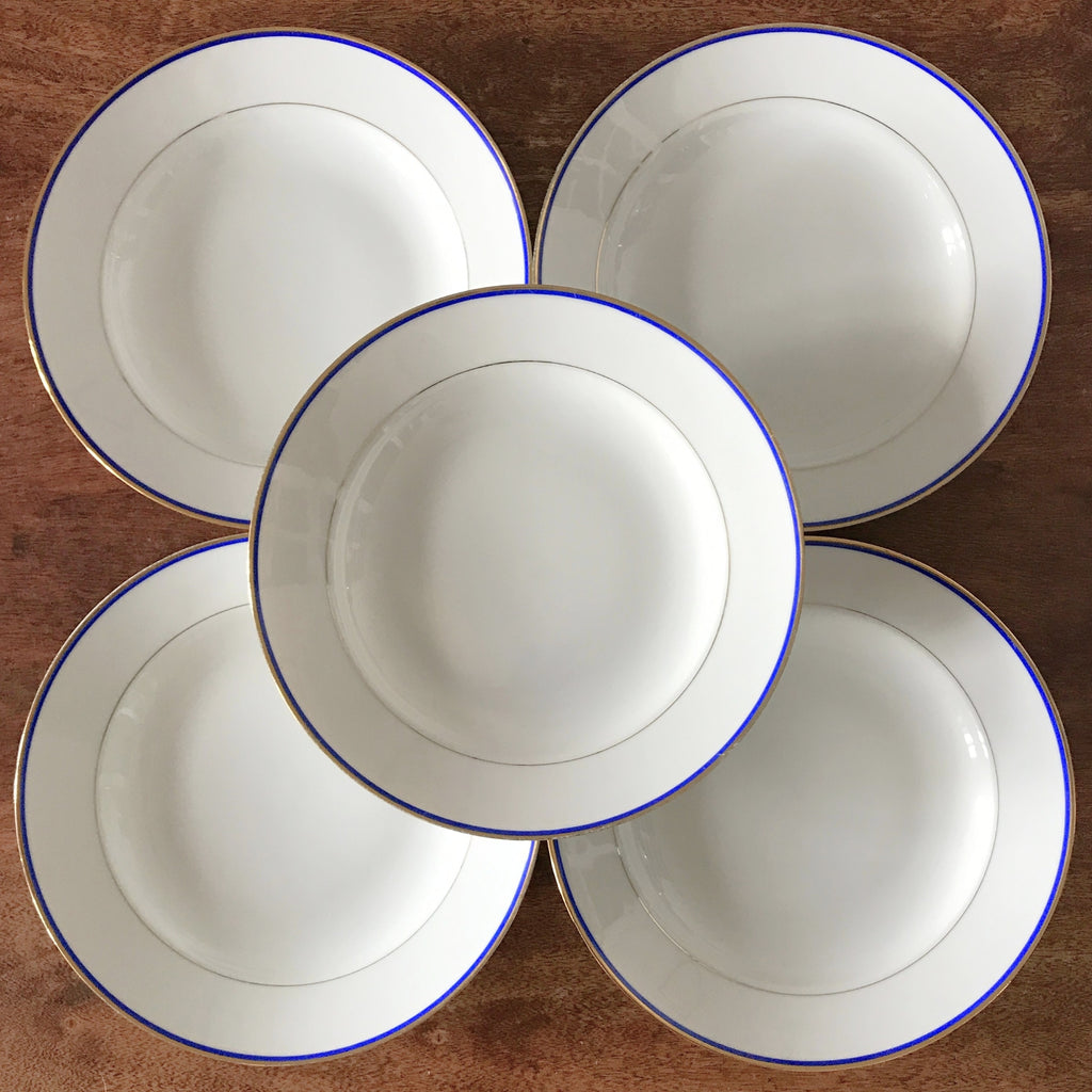 Lot de 5 assiettes creuses en porcelaine blanche de Limoges liserés doré et bleu UML France par Hello Broc brocante en ligne