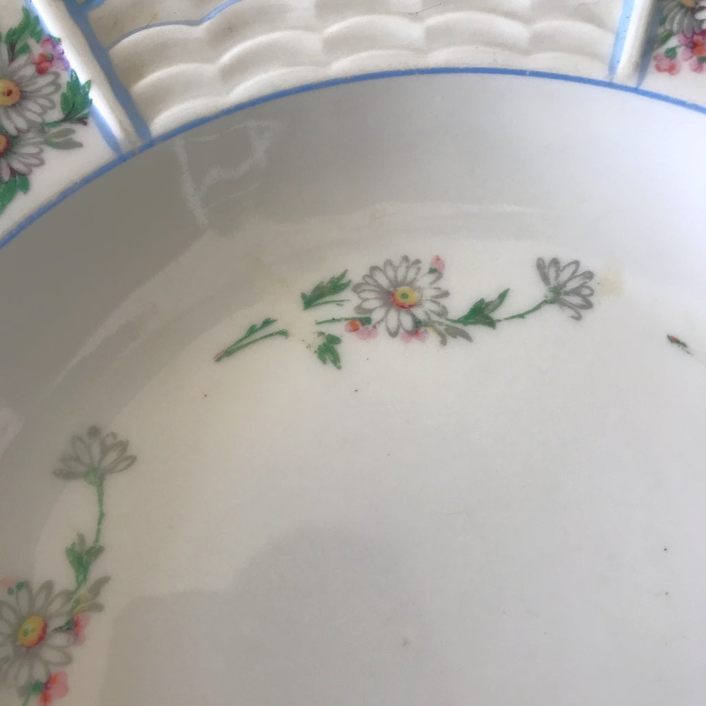 Lot de 4 assiettes creuses en porcelaine de Limoges A. Lanternier décor fleurs, vert et bleu par Hello Broc brocante en ligne