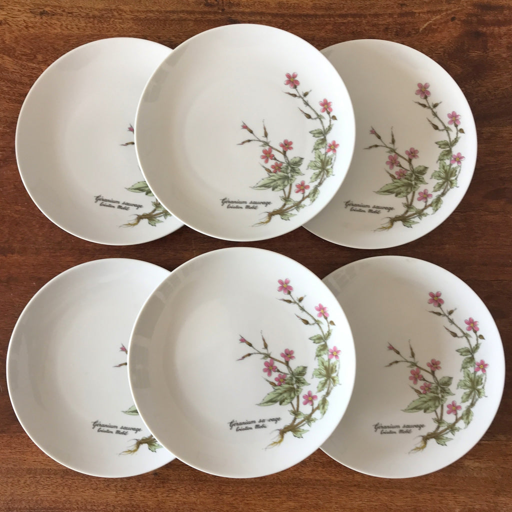 Lot de 6 assiettes à dessert ou à fromage en porcelaine Winterling décor Géranium Sauvage par Mobil par Hello Broc brocante en ligne