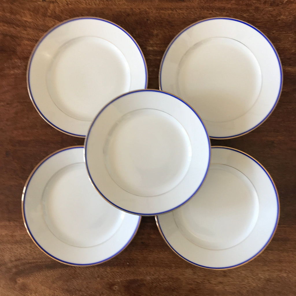 Lot de 5 assiettes à dessert en porcelaine blanche liserés doré et bleu UML France diamètre de 20,5 cm par Hello Broc brocante en ligne
