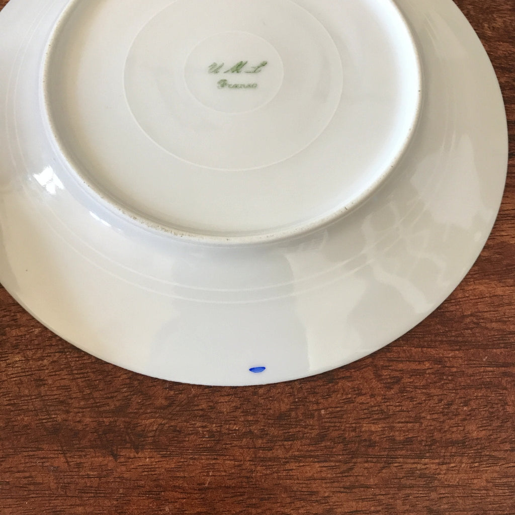 Lot de 5 assiettes à dessert en porcelaine blanche liserés doré et bleu UML France diamètre de 20,5 cm par Hello Broc brocante en ligne