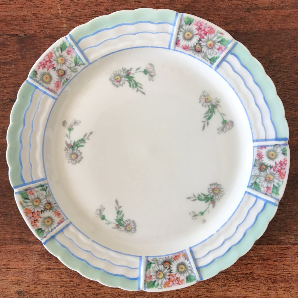Lot 4 de petites assiettes en porcelaine de Limoges Lanternier décor bleu et fleuri par Hello Broc brocante en ligne