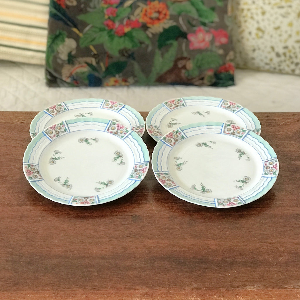 Lot 4 de petites assiettes en porcelaine de Limoges Lanternier décor bleu et fleuri par Hello Broc brocante en ligne