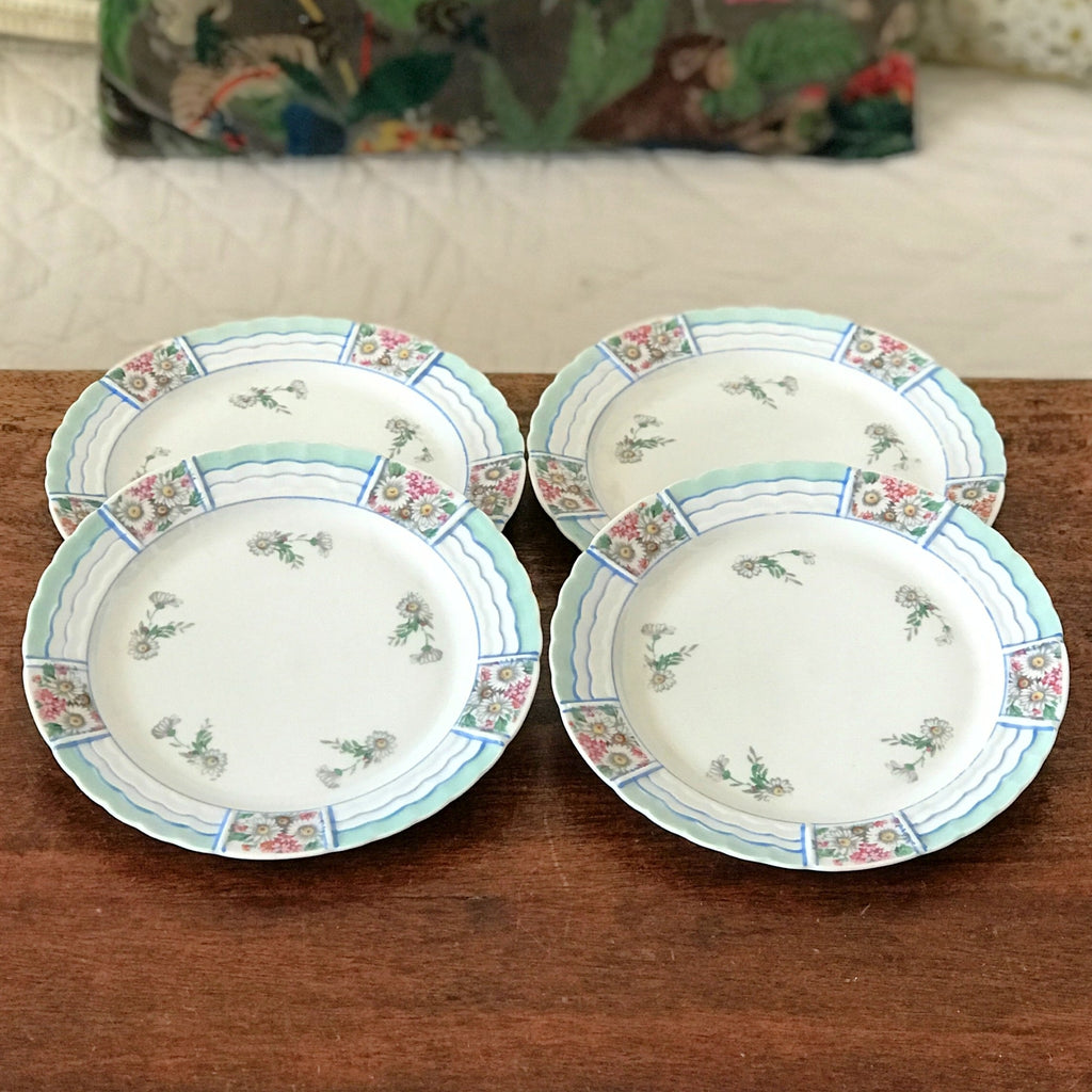 Lot 4 de petites assiettes en porcelaine de Limoges Lanternier décor bleu et fleuri par Hello Broc brocante en ligne