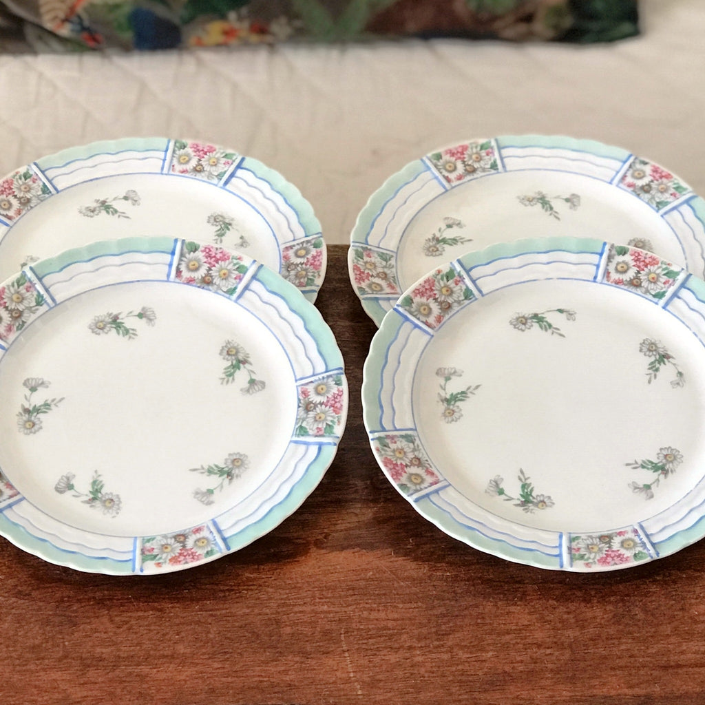 Lot 4 de petites assiettes en porcelaine de Limoges Lanternier décor bleu et fleuri par Hello Broc brocante en ligne