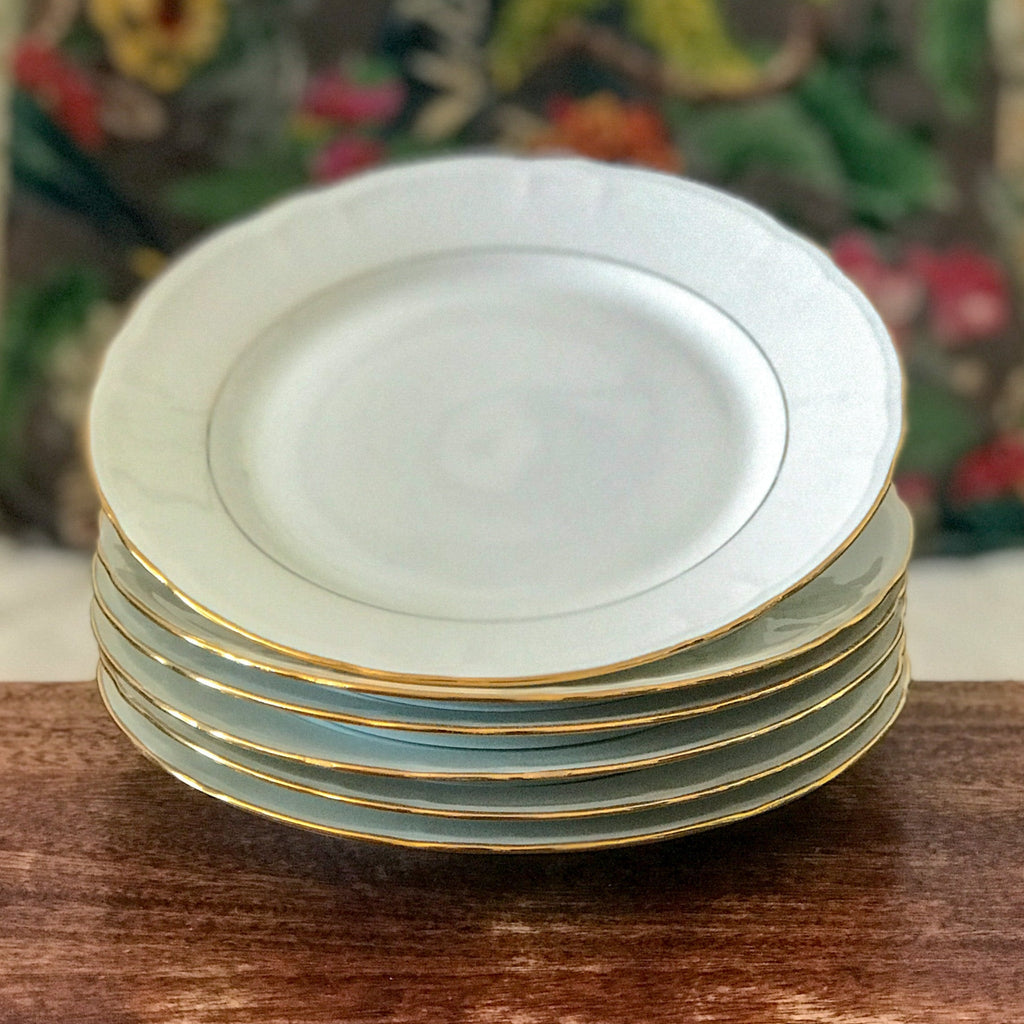 Lot de 6 assiettes à dessert blanches avec liserés dorés en porcelaine du Berry diamètre de 18 cm par Hello Broc brocante en ligne