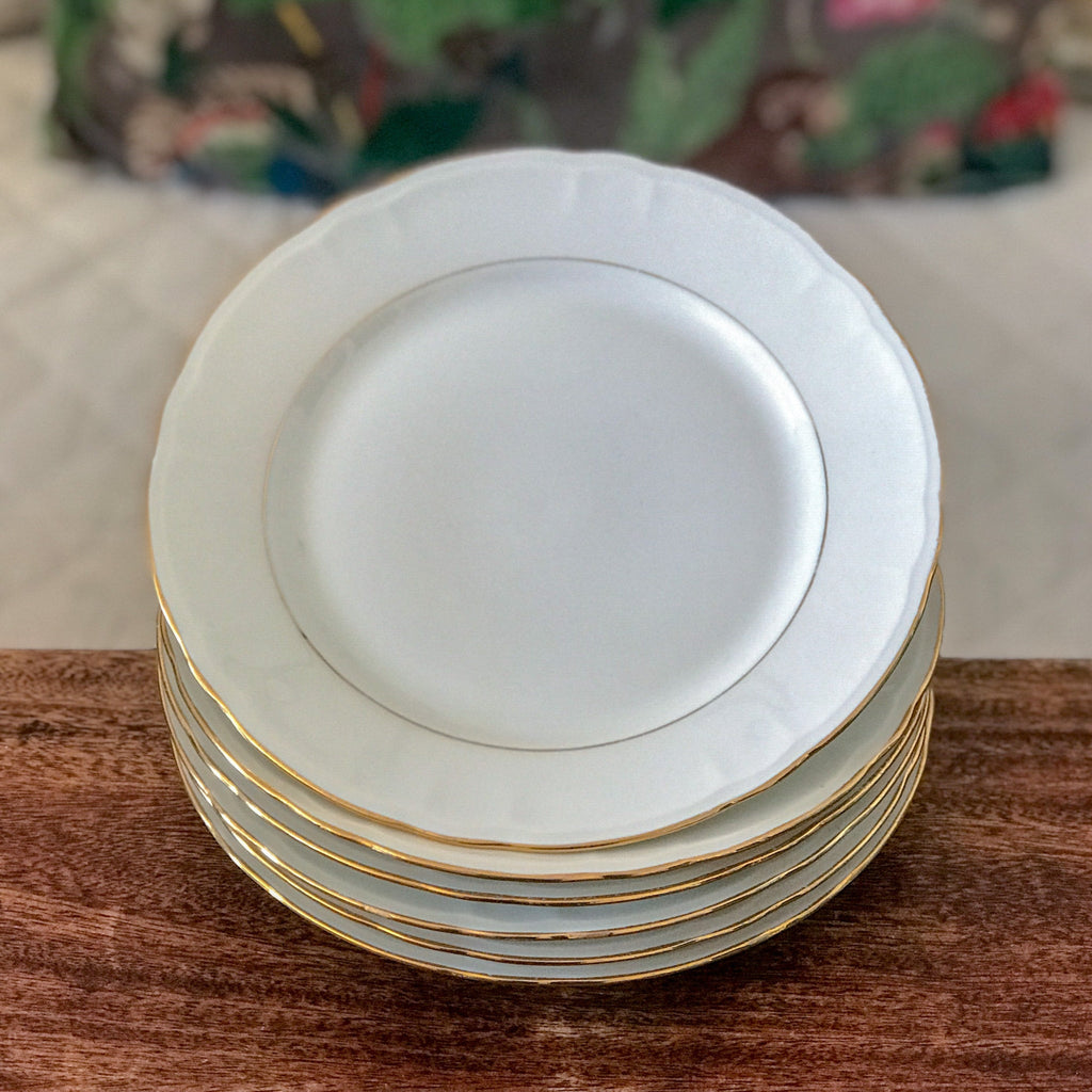 Lot de 6 assiettes à dessert blanches avec liserés dorés en porcelaine du Berry diamètre de 18 cm par Hello Broc brocante en ligne