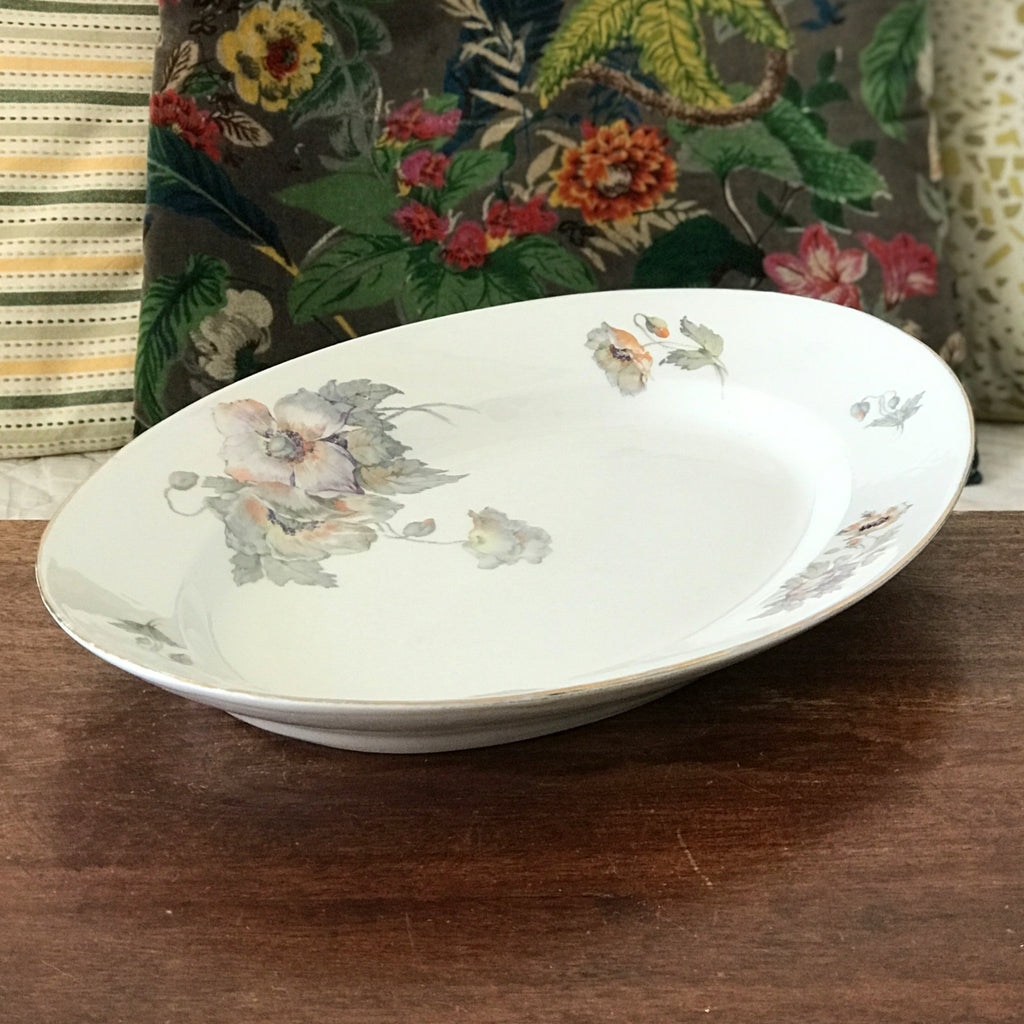 Grand plat de service ovale en porcelaine ULIM Limoges France à décor pavots par Hello Broc brocante en ligne