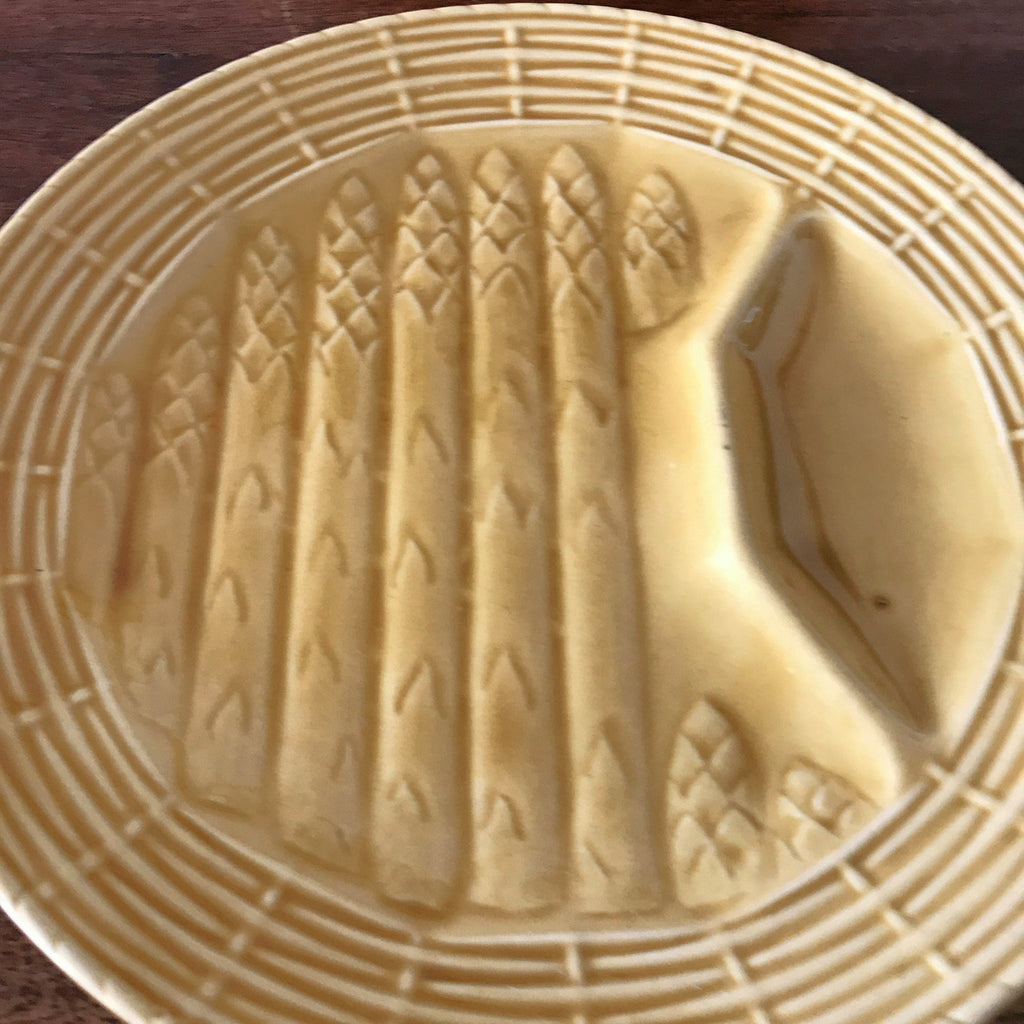 Lot de 6 assiettes à asperges jaune moutarde de Sarreguemines par Hello Broc brocante en ligne