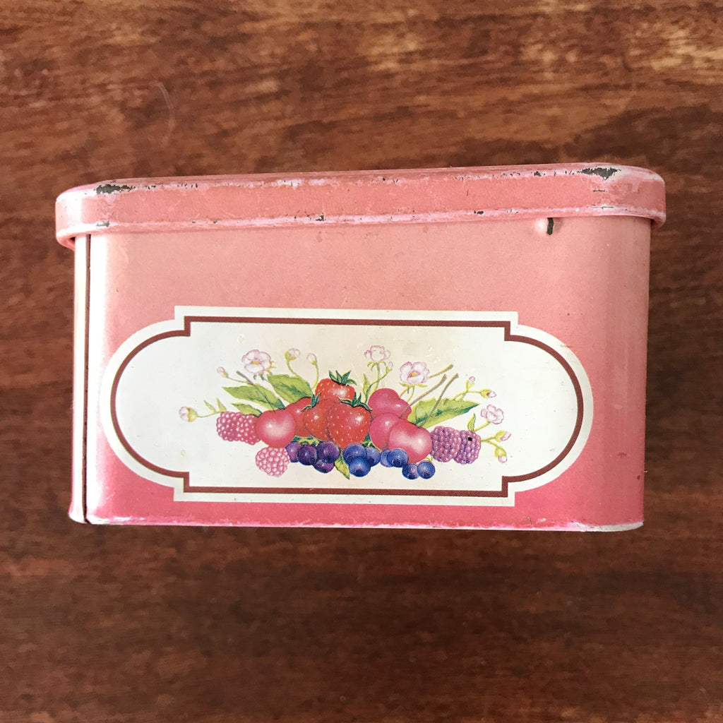 Boîte en métal Les Infusions Fruitées Didier Rocher dimensions 19,5 cm x 13 cm par Hello Broc brocante en ligne