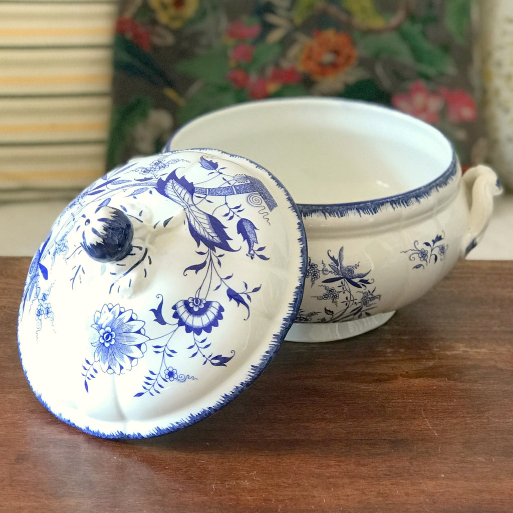 Grande soupière vintage en céramique Lancaster Sarreguemines par Hello Broc brocante en ligne