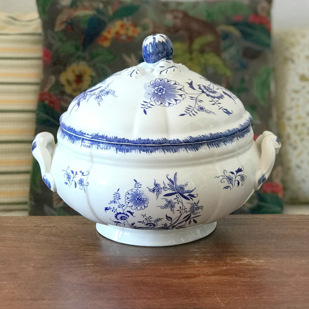 Grande soupière vintage en céramique Lancaster Sarreguemines par Hello Broc brocante en ligne