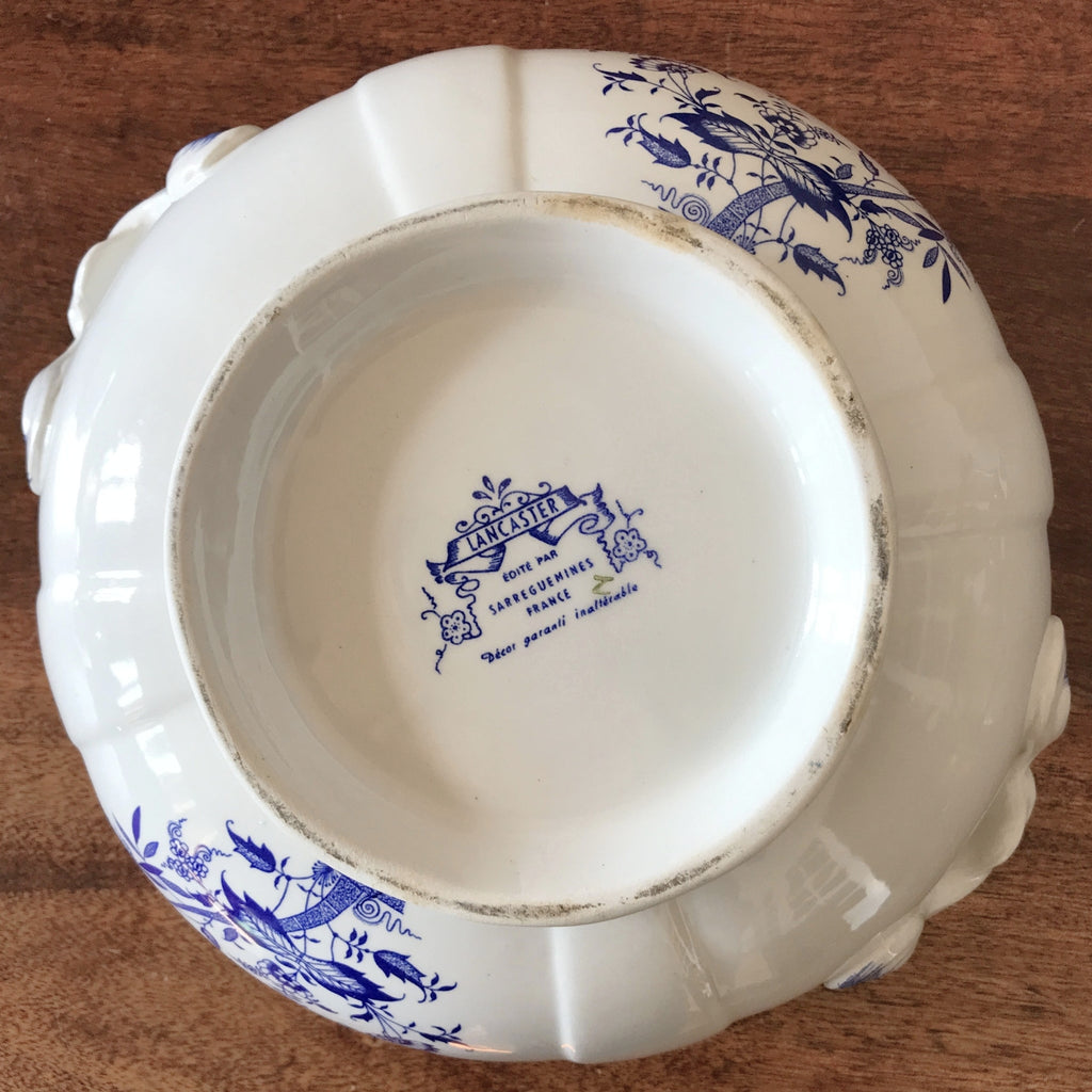 Grande soupière vintage en céramique Lancaster Sarreguemines par Hello Broc brocante en ligne