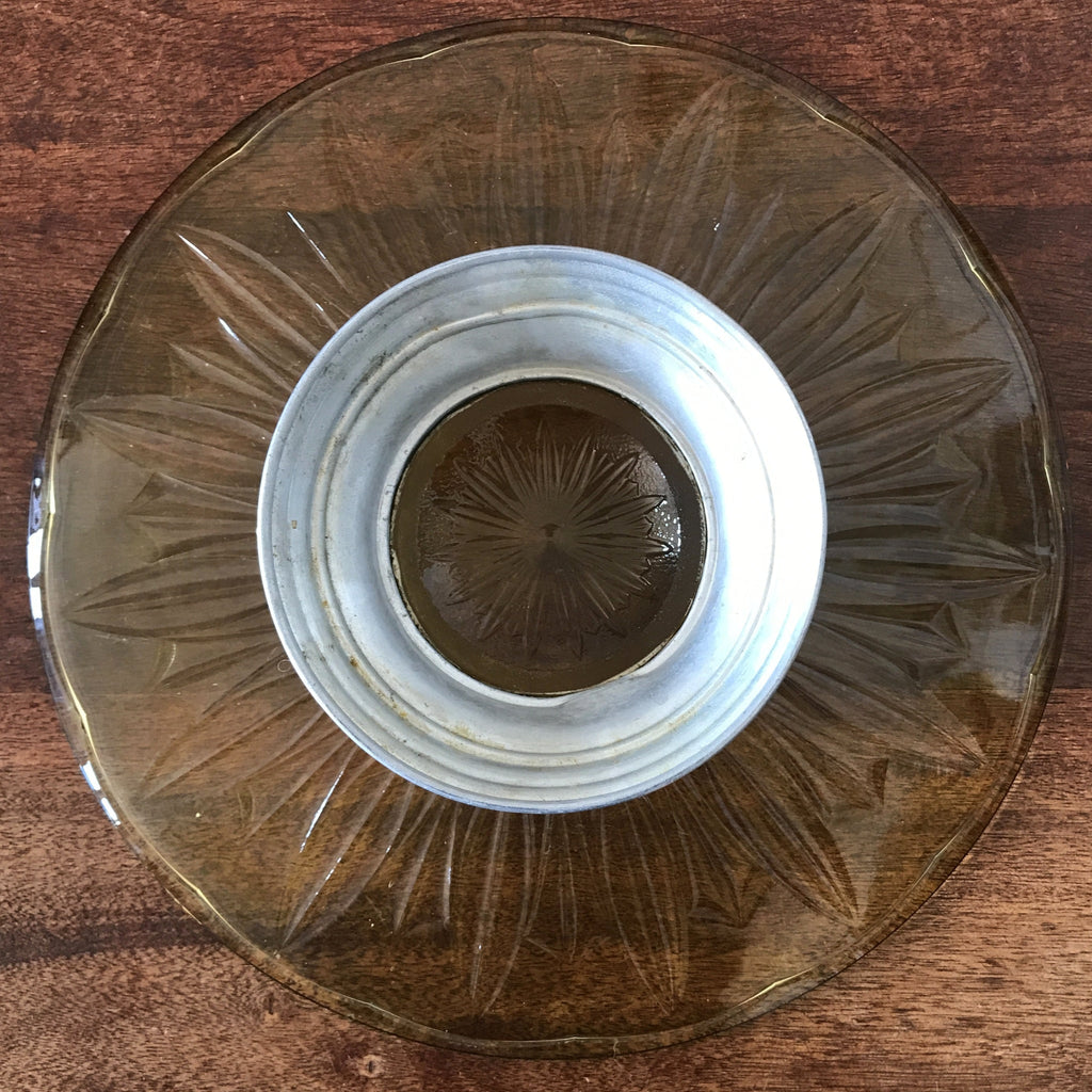 Grand présentoir à gâteau Art Déco en verre moulé jaune sur pied diamètre 31 cm par Hello Broc brocante en ligne