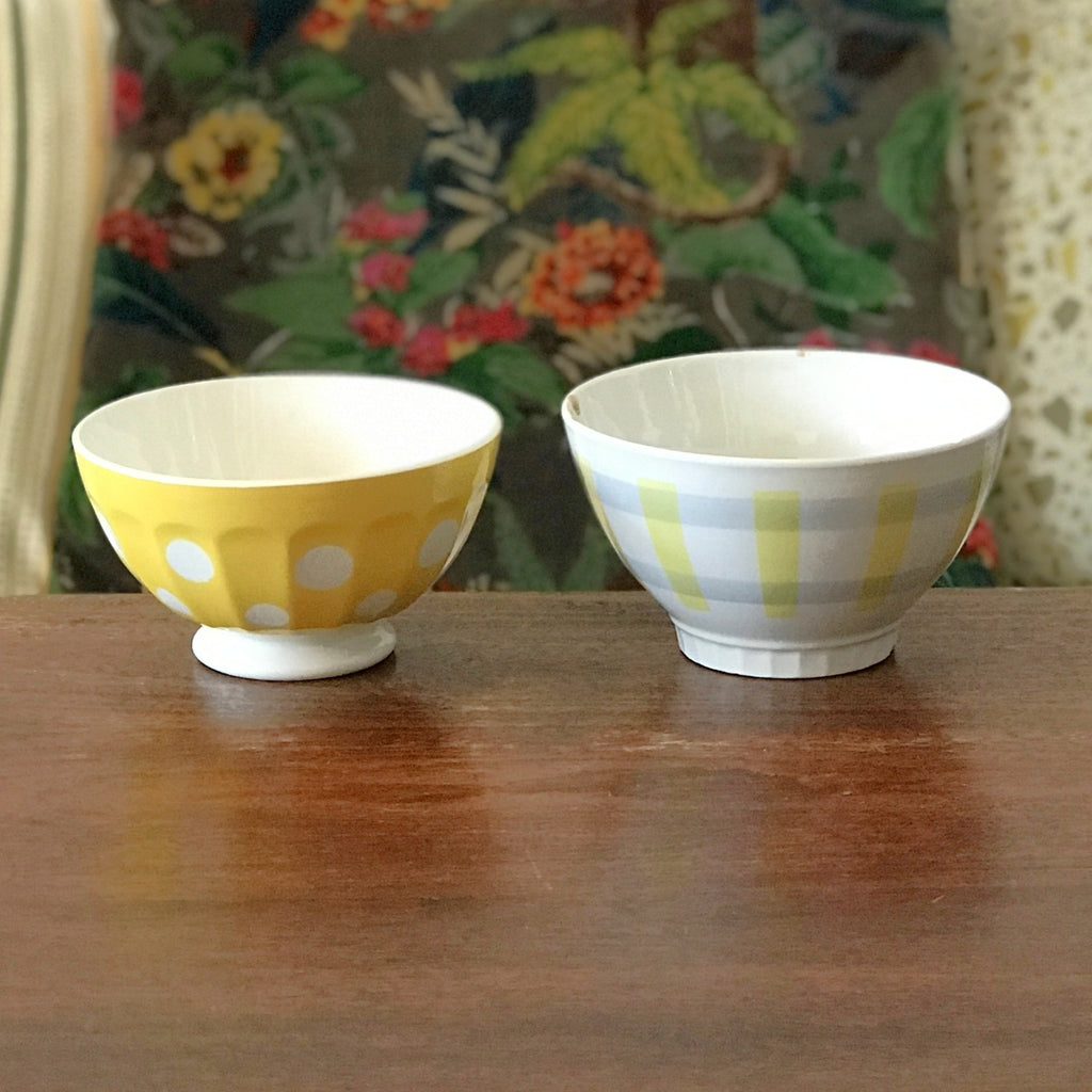 Ensemble de 2 bols en céramique jaune pois blancs et quadrillé gris et jaune par Hello Broc brocante en ligne