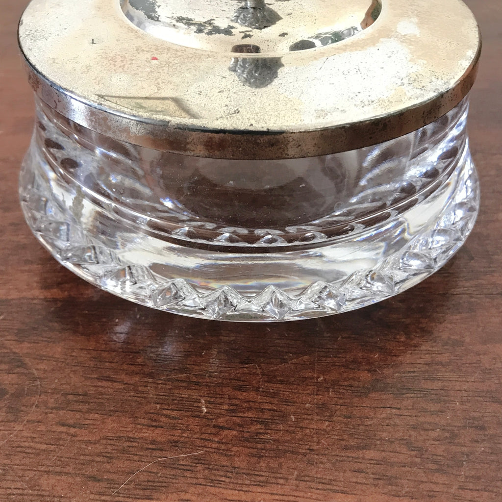 Sucrier en cristal taillé et couvercle en métal argenté surmonté d'un gland Wolff Germany par Hello Broc brocante en ligne