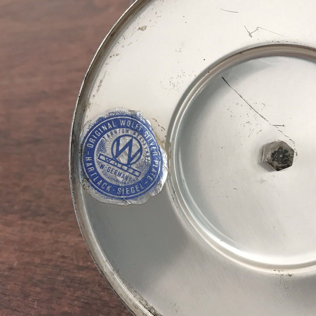 Sucrier en cristal taillé et couvercle en métal argenté surmonté d'un gland Wolff Germany par Hello Broc brocante en ligne