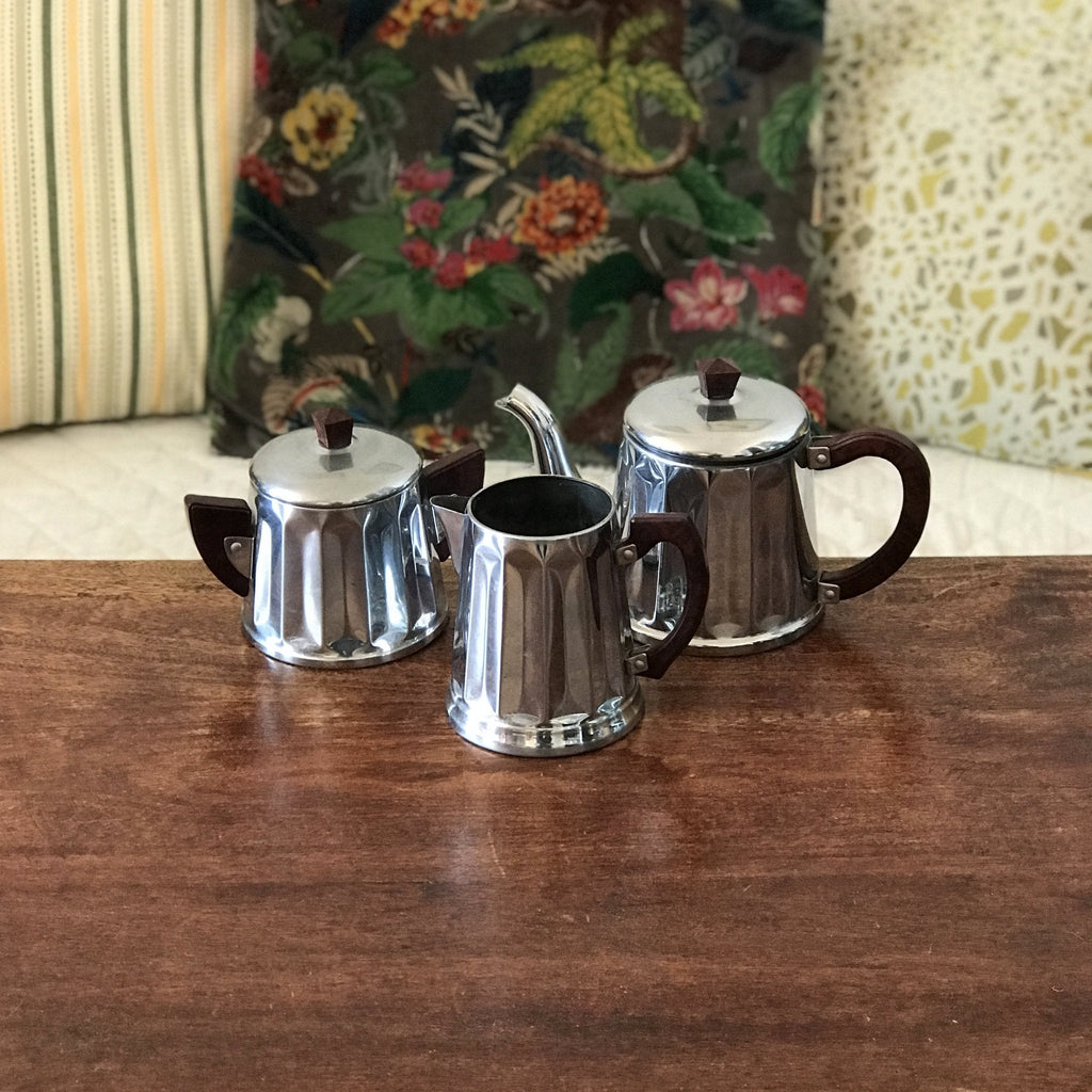 Ensemble à café en cuivre chromé style Art Déco détails bakélite imitation bois DAB France par Hello Broc brocante en ligne