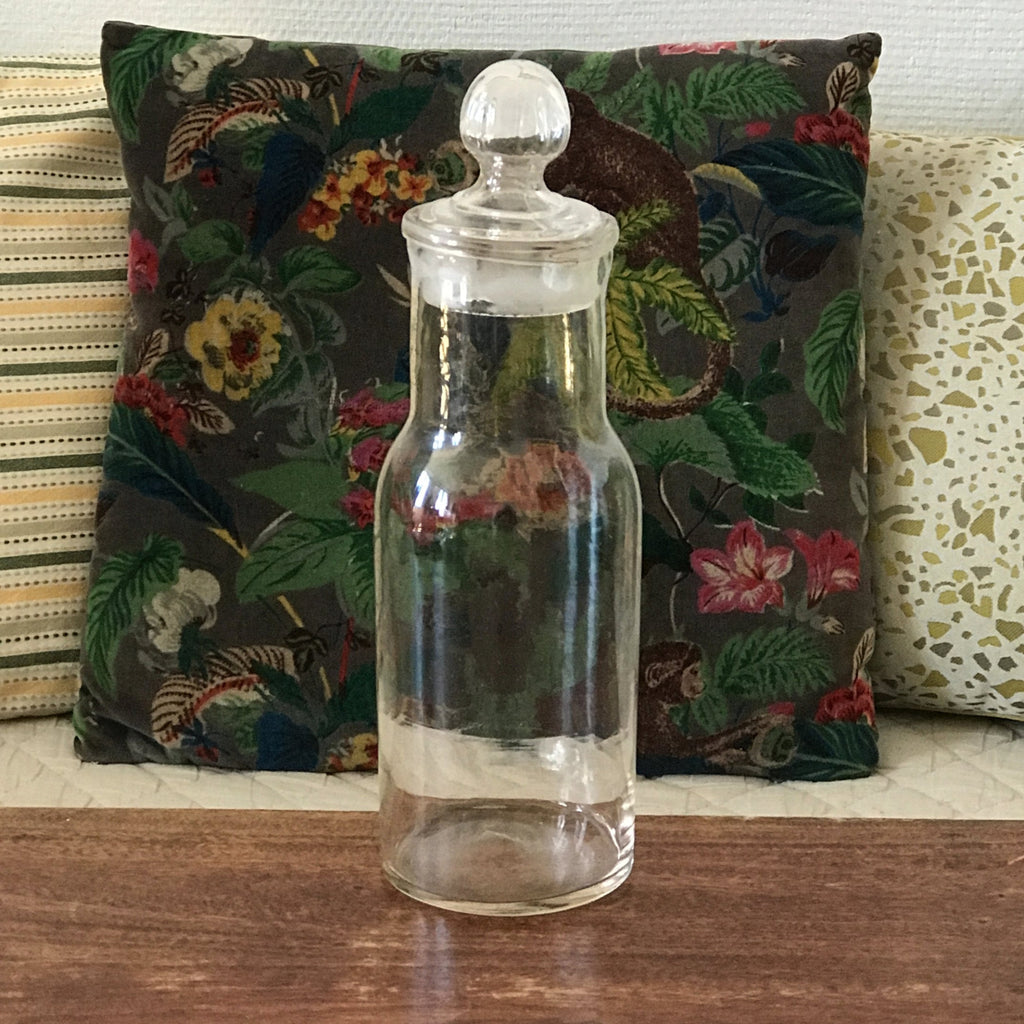 Bocal ancien en verre soufflé avec couvercle au bouton de préhension rond début XXème siècle par Hello Broc brocante en ligne