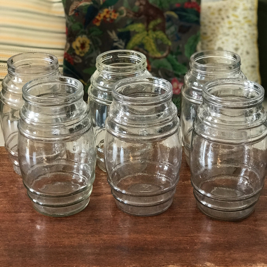 Grand bocal ancien en verre moulé hauteur 25 cm par Hello Broc brocante en ligne