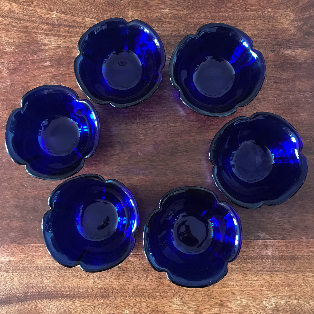 Lot de 6 coupes à fruit en forme de fleur en verre moulé bleu Italy par Hello Broc brocante en ligne
