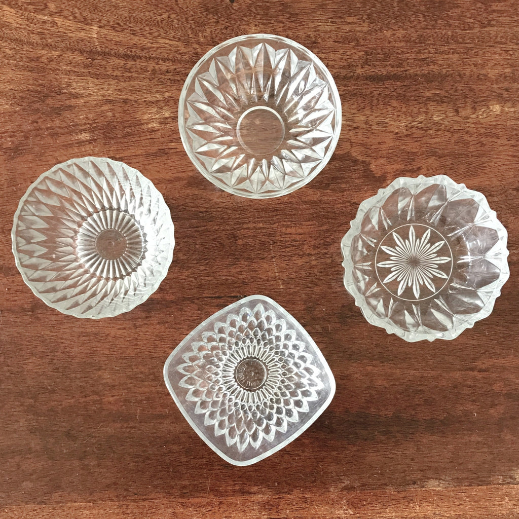 Ensemble de 4 coupelles dépareillées vintage mix & match en verre par Hello Broc brocante en ligne