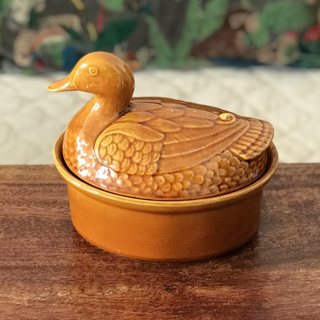 Terrine en forme de canard en céramique couleur jaune moutarde par Hello Broc brocante en ligne