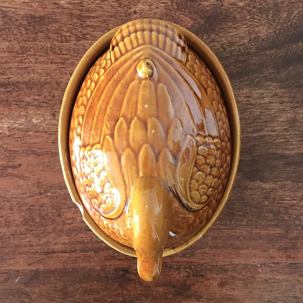 Terrine en forme de canard en céramique couleur jaune moutarde par Hello Broc brocante en ligne