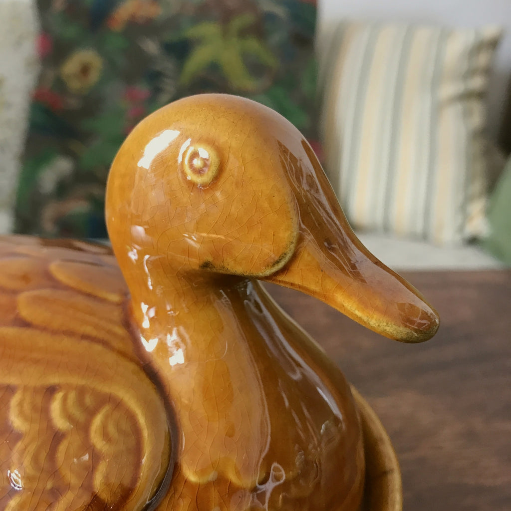 Terrine en forme de canard en céramique couleur jaune moutarde par Hello Broc brocante en ligne