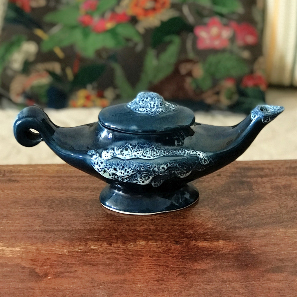 Saucière sur piédouche en céramique bleue de Vallauris - Hello Broc