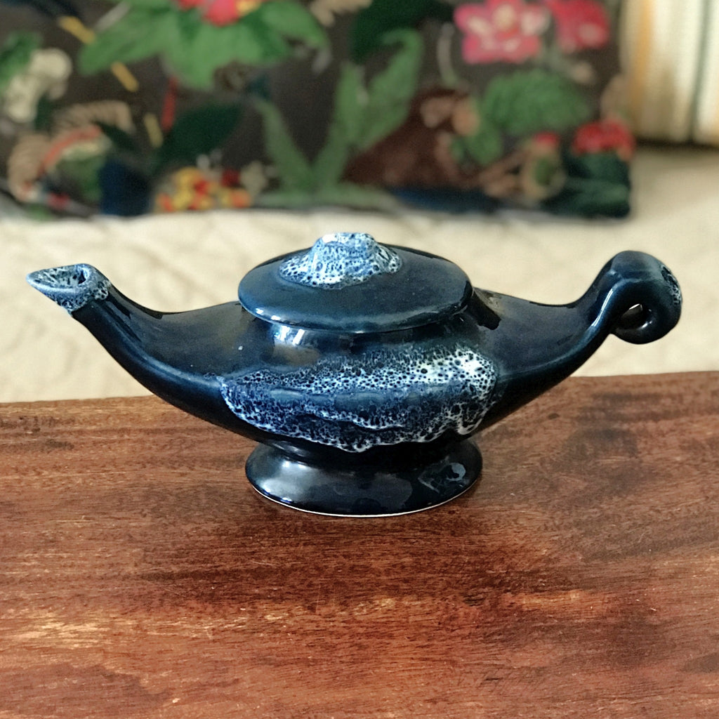 Saucière sur piédouche en céramique bleue de Vallauris - Hello Broc