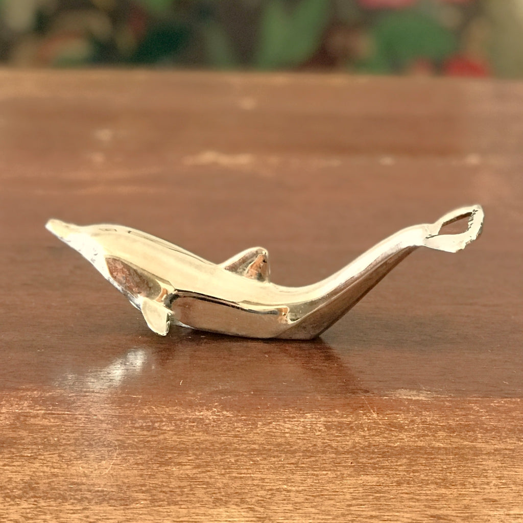 Décapsuleur et ouvre-bouteille en métal forme dauphin par Hello Broc brocante en ligne