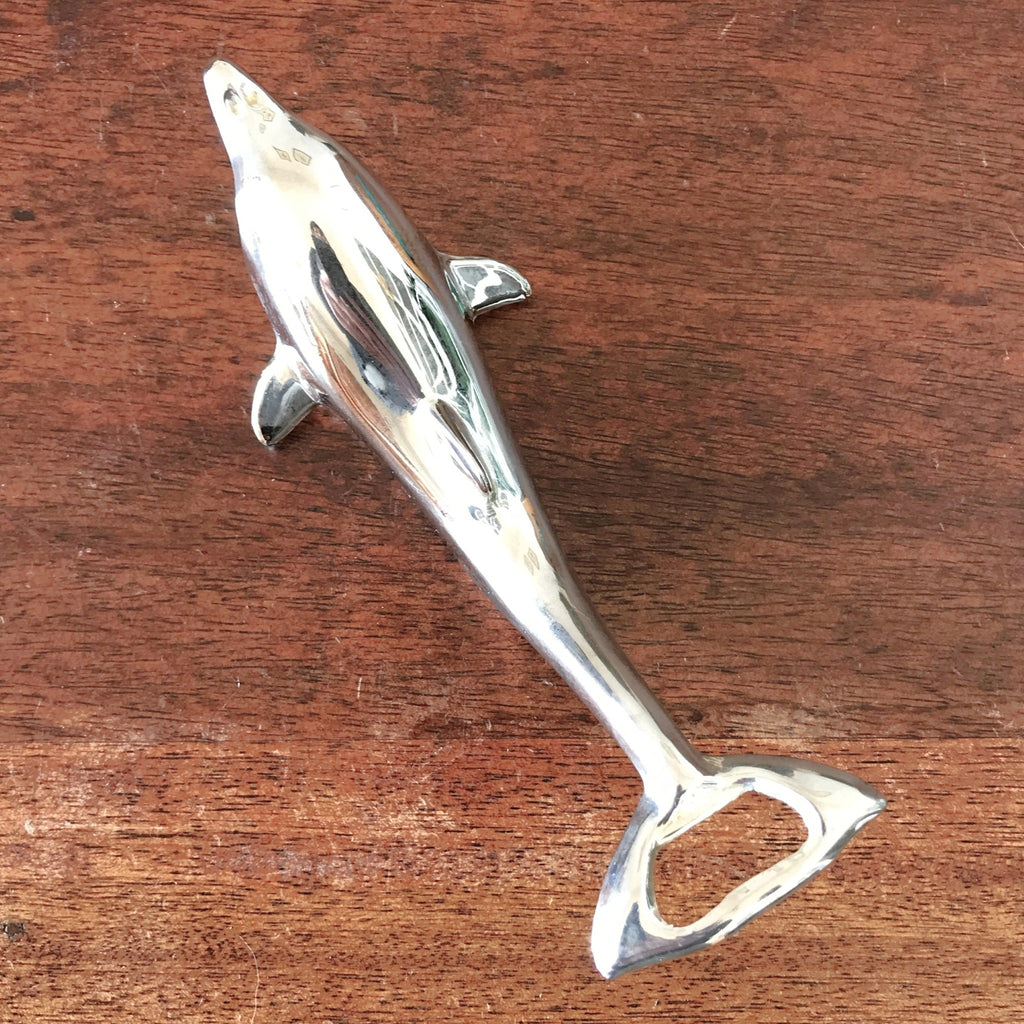 Décapsuleur et ouvre-bouteille en métal forme dauphin par Hello Broc brocante en ligne