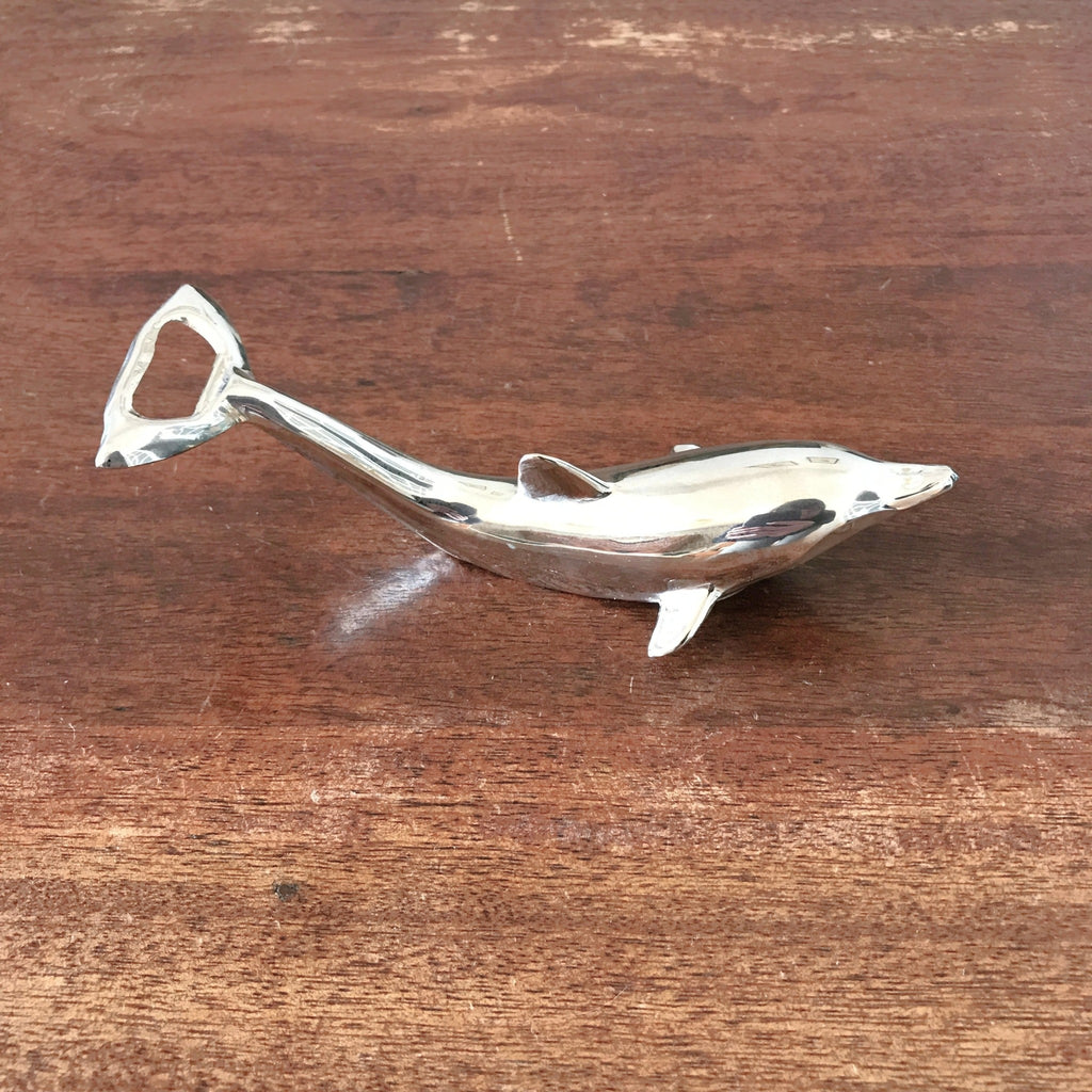 Décapsuleur et ouvre-bouteille en métal forme dauphin par Hello Broc brocante en ligne