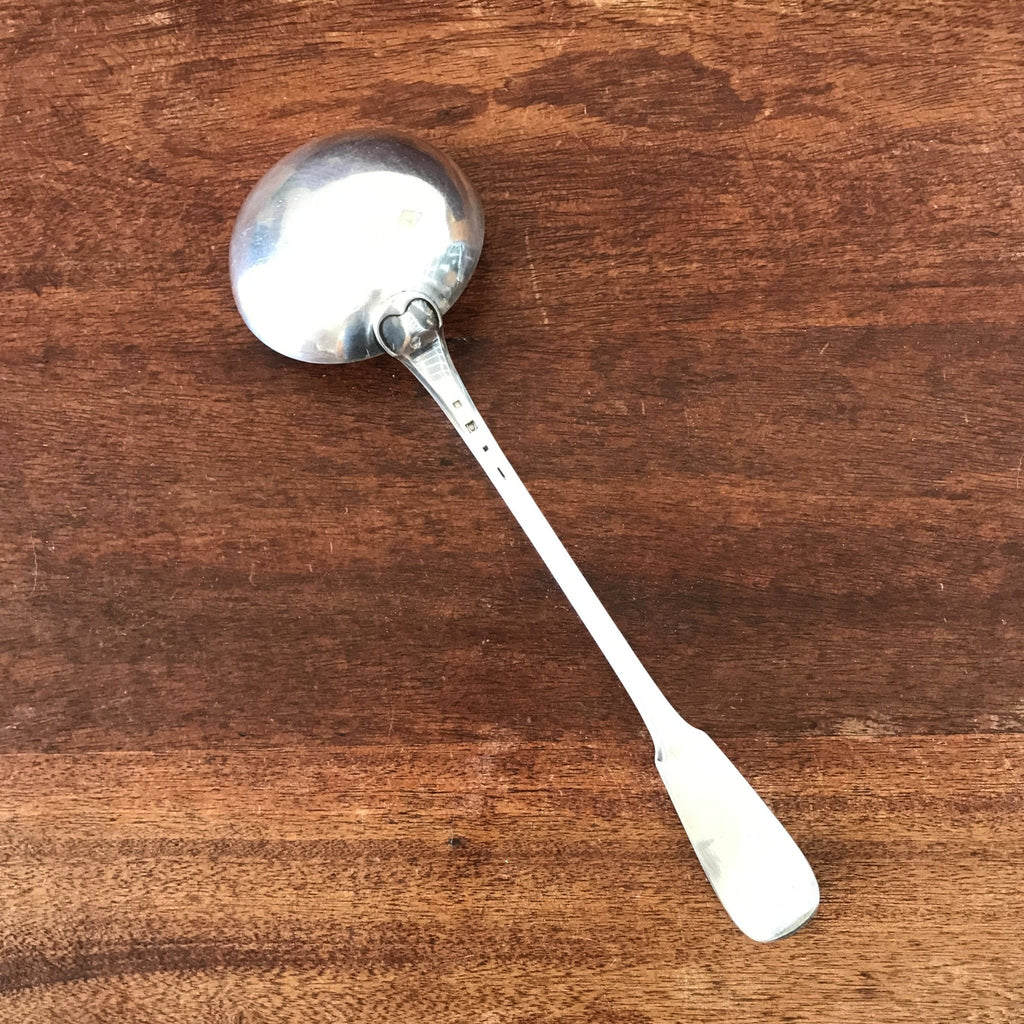 Grande louche de service Christofle en Alfénide dans son écrin par Hello Broc brocante en ligne