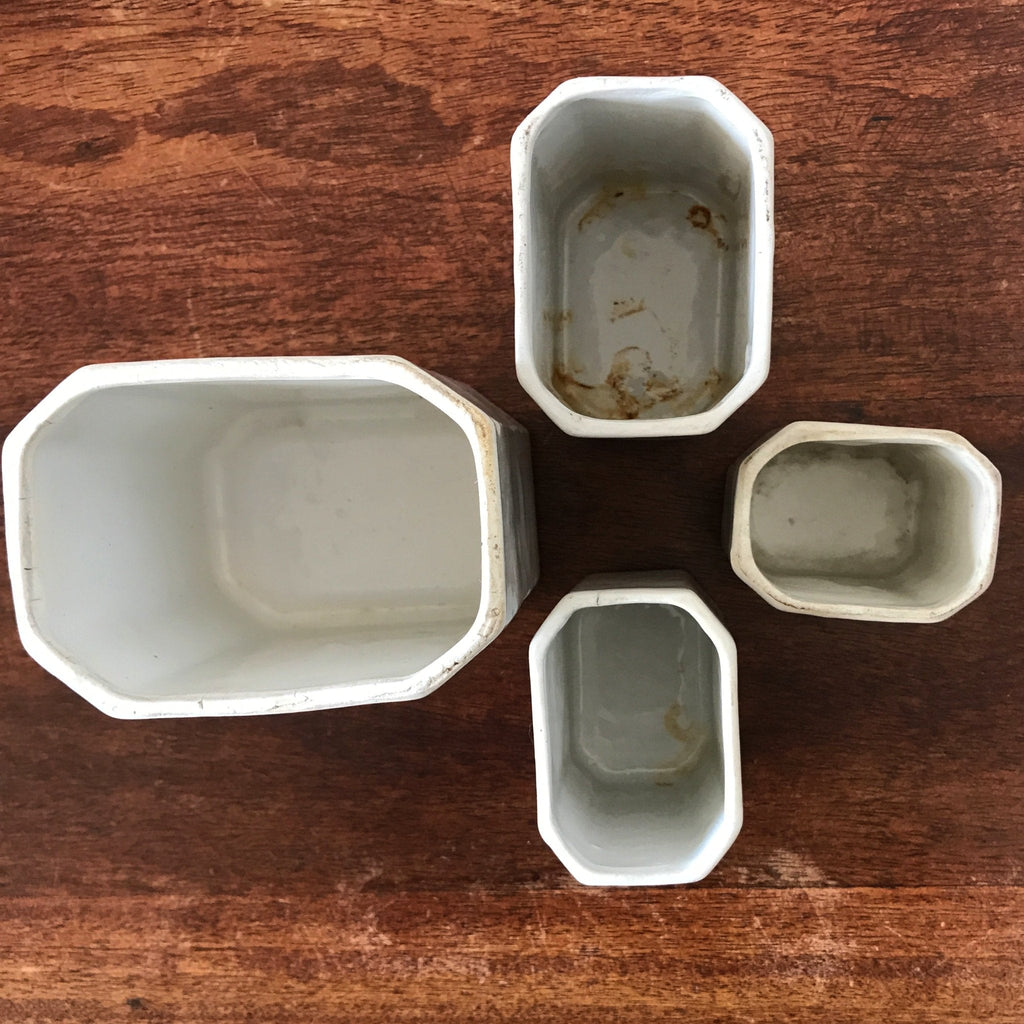 Ensemble de 4 pots à épices en faïence fine et décor fleurs multicolores Circa 1930 par Hello Broc brocante en ligne