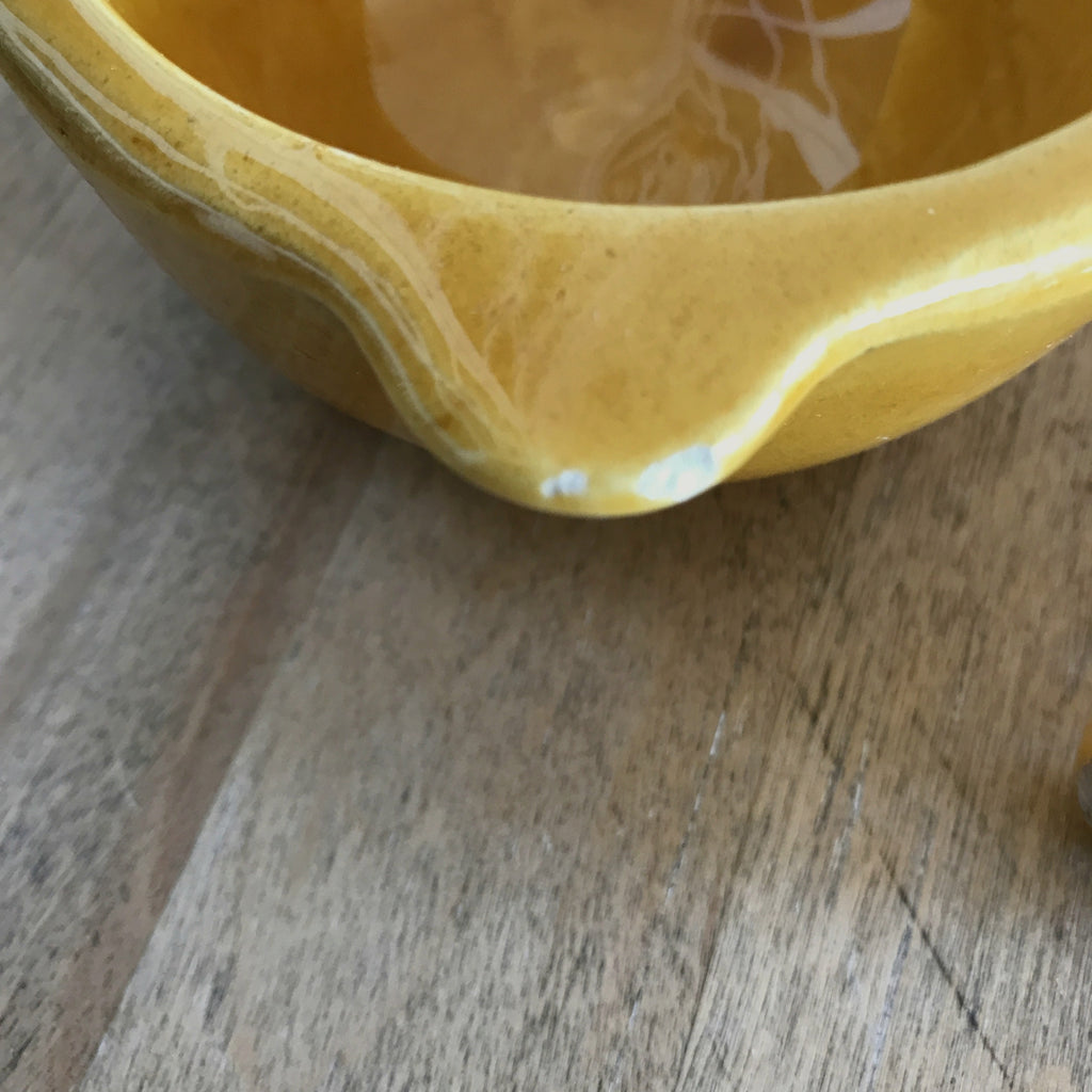 Petit mortier en céramique de Vallauris France avec son pilon signé Aegitna par Hello Broc brocante en ligne