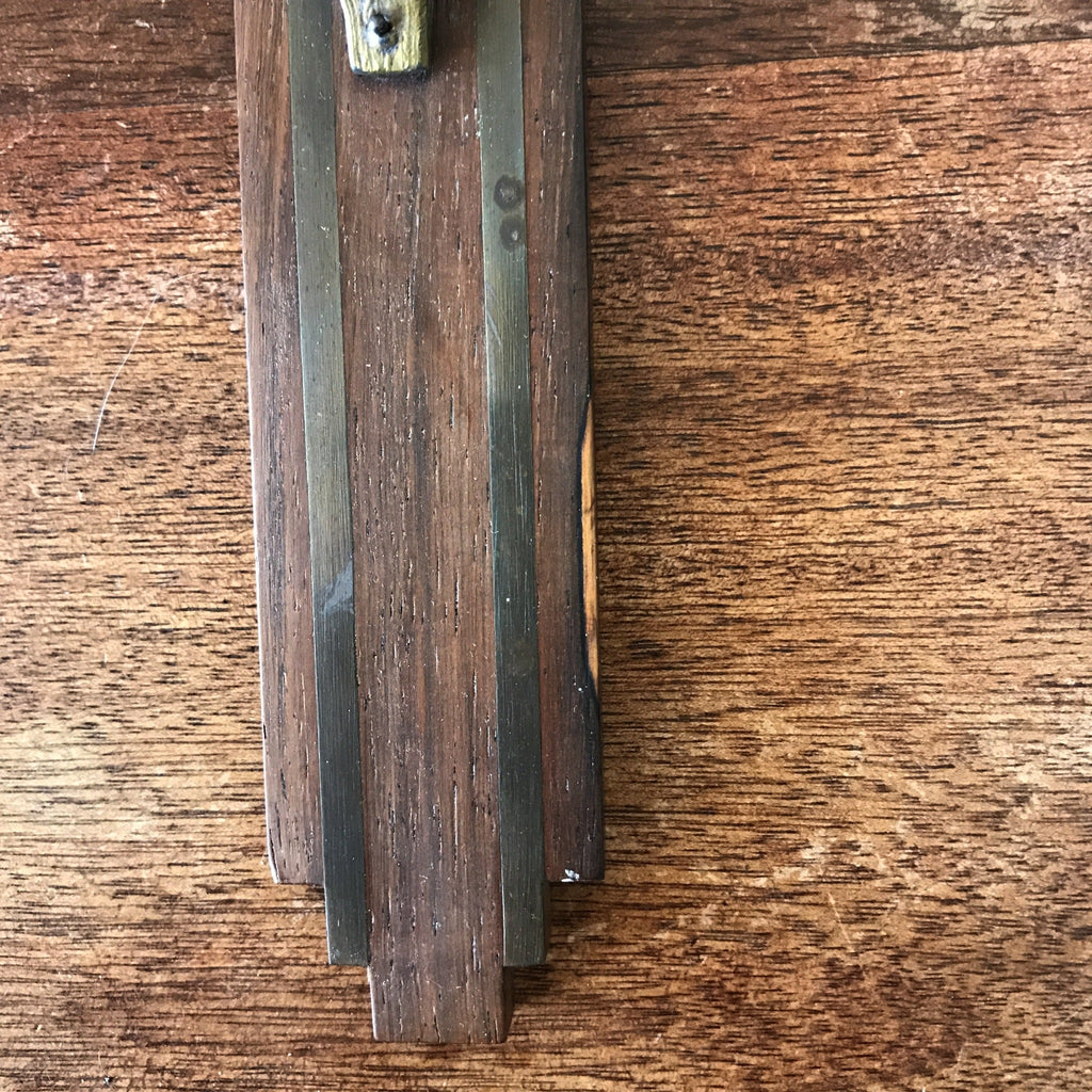 Crucifix années 40 en chêne, bronze doré et inserts en laiton par Hello Broc brocante en ligne