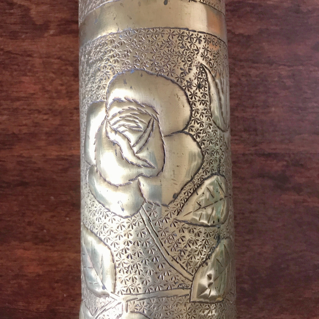 Paire douilles obus d'artillerie 1914 - 1918 gravé Roses - Art Nouveau par Hello Broc brocante en ligne