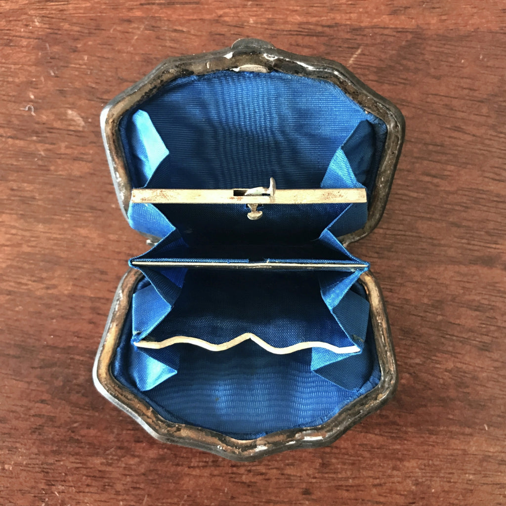 Petit porte-monnaie en nacre époque Napoléon 3 fin XIXème siècle par Hello Broc brocante en ligne
