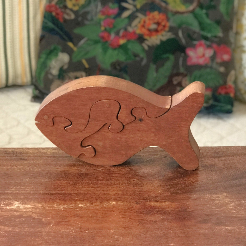 Jouet en bois années 50 poisson puzzle The Montgomery Schoolhouse Inc. Vermont par Hello Broc brocante en ligne