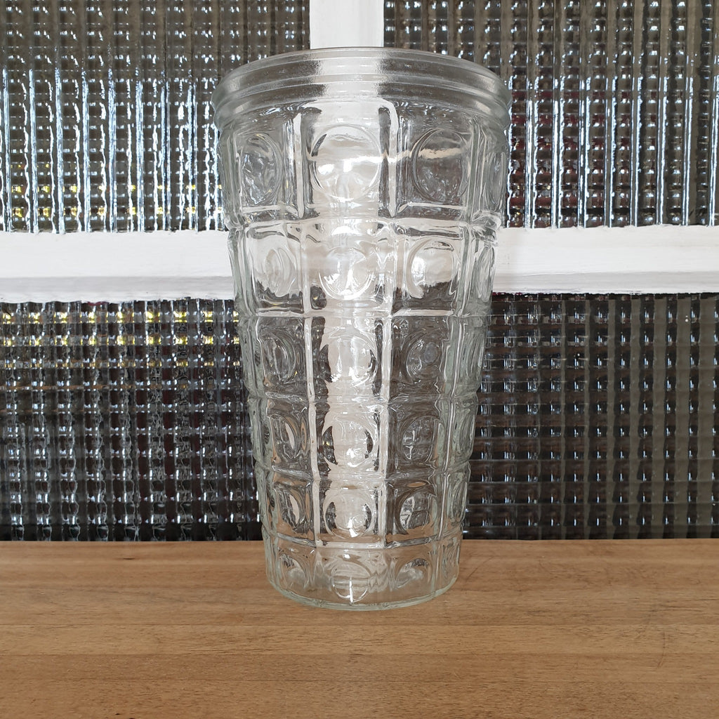 Vase de forme évasée en verre moulé années 70 décor quadrillé et rond en cabochons - Hello Broc