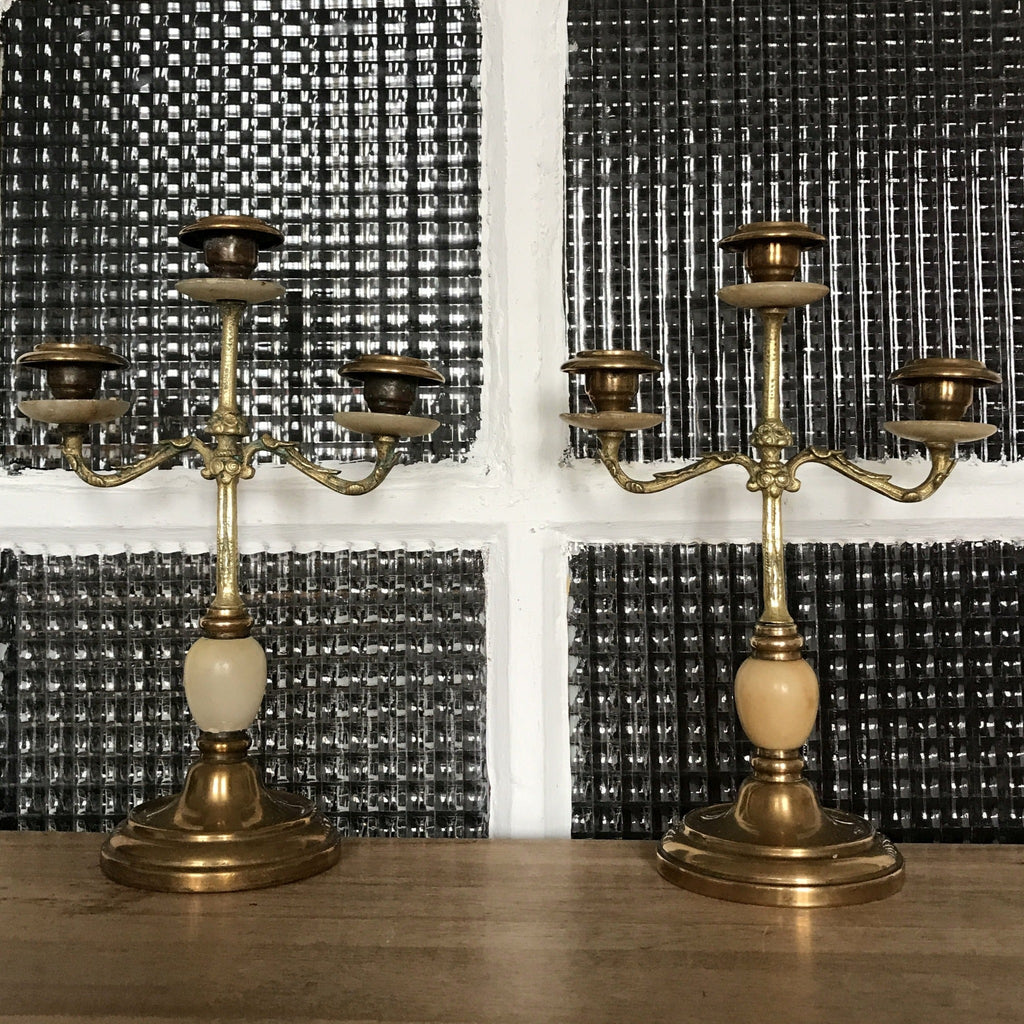 Paire de chandeliers à 3 branches en bronze doré, laiton et onyx Napoléon III par Hello Broc brocante en ligne