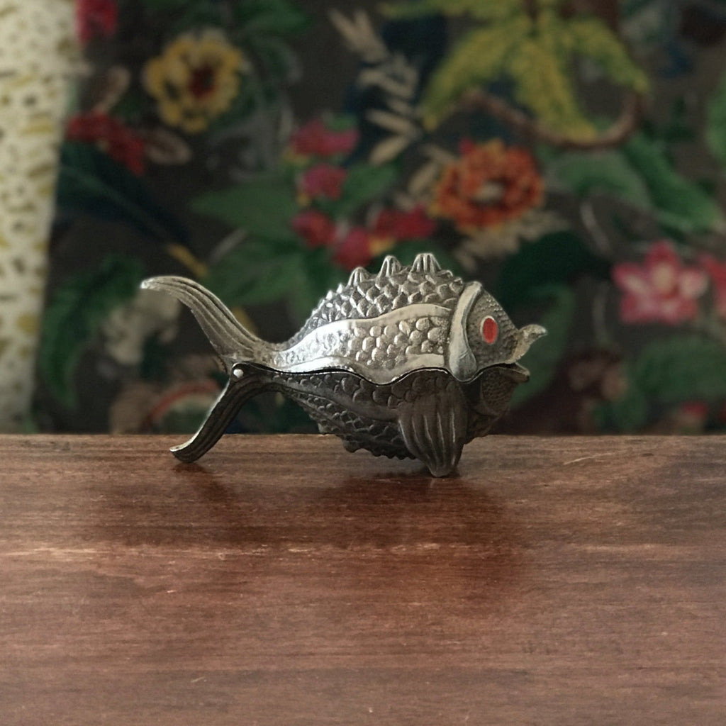 Cendrier articulé en forme de poisson en métal - Hello Broc