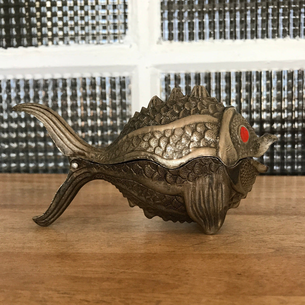 Cendrier articulé en forme de poisson en métal - Hello Broc
