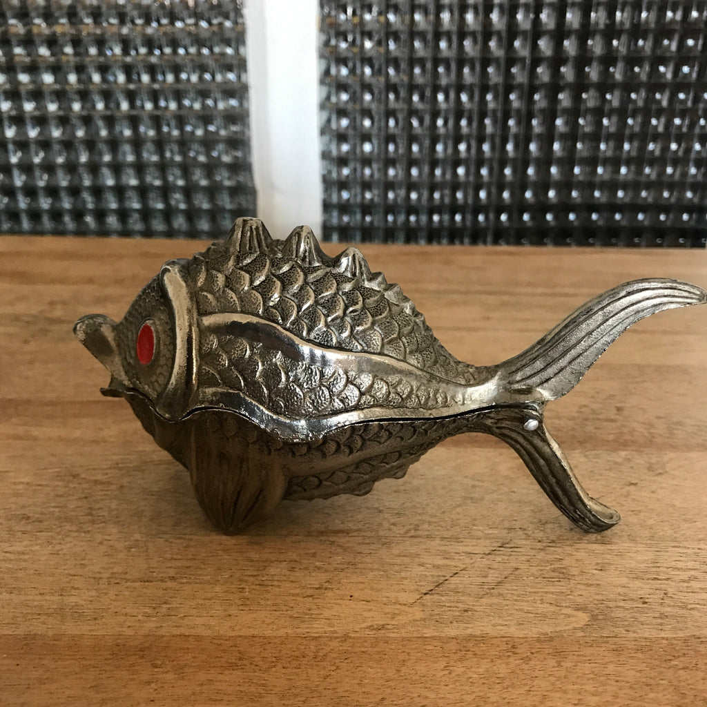 Cendrier articulé en forme de poisson en métal - Hello Broc