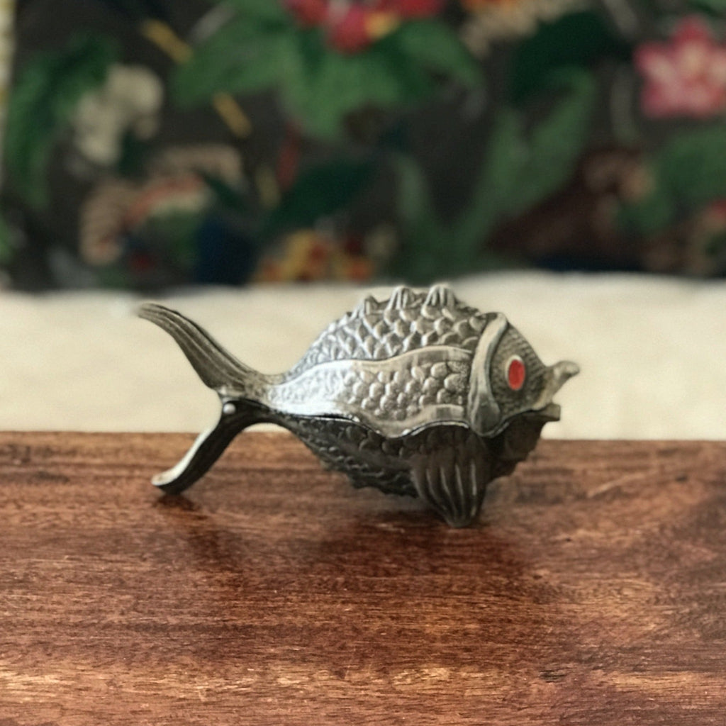 Cendrier articulé en forme de poisson en métal - Hello Broc