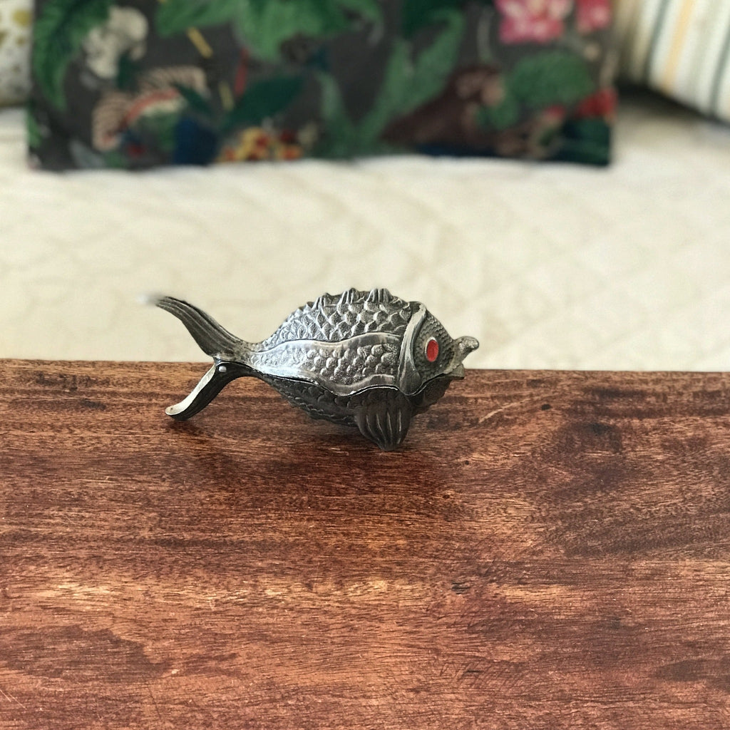 Cendrier articulé en forme de poisson en métal - Hello Broc