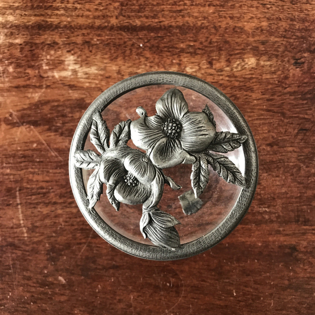 Coupelle pour pot-pourri tripode en verre et métal pieds pattes de lion par Hello Broc brocante en ligne